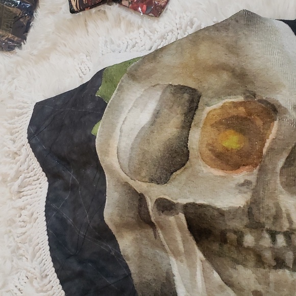 Circle tapestry, the Librarian box - Picture 2 of 3